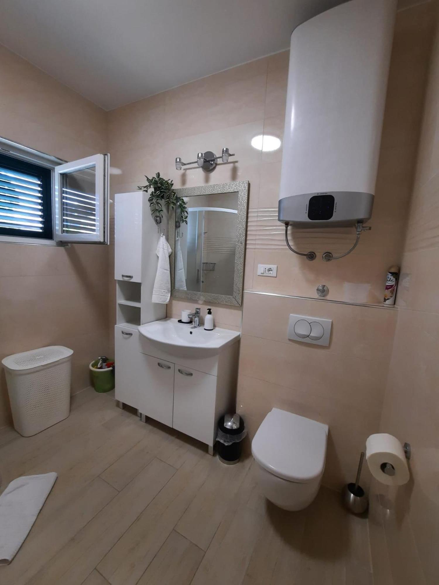 Buntin Apartments Примоштен Экстерьер фото