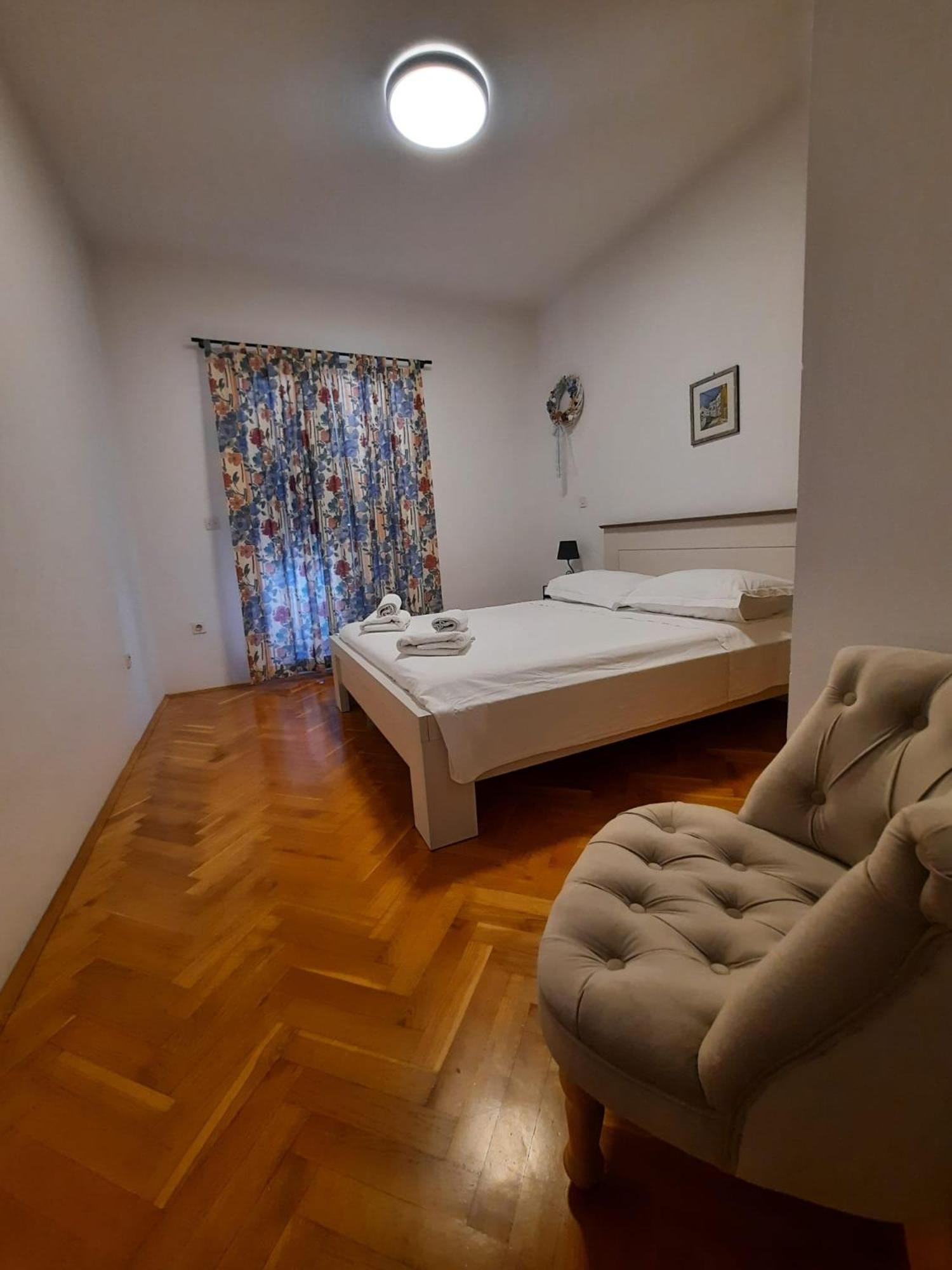 Buntin Apartments Примоштен Экстерьер фото