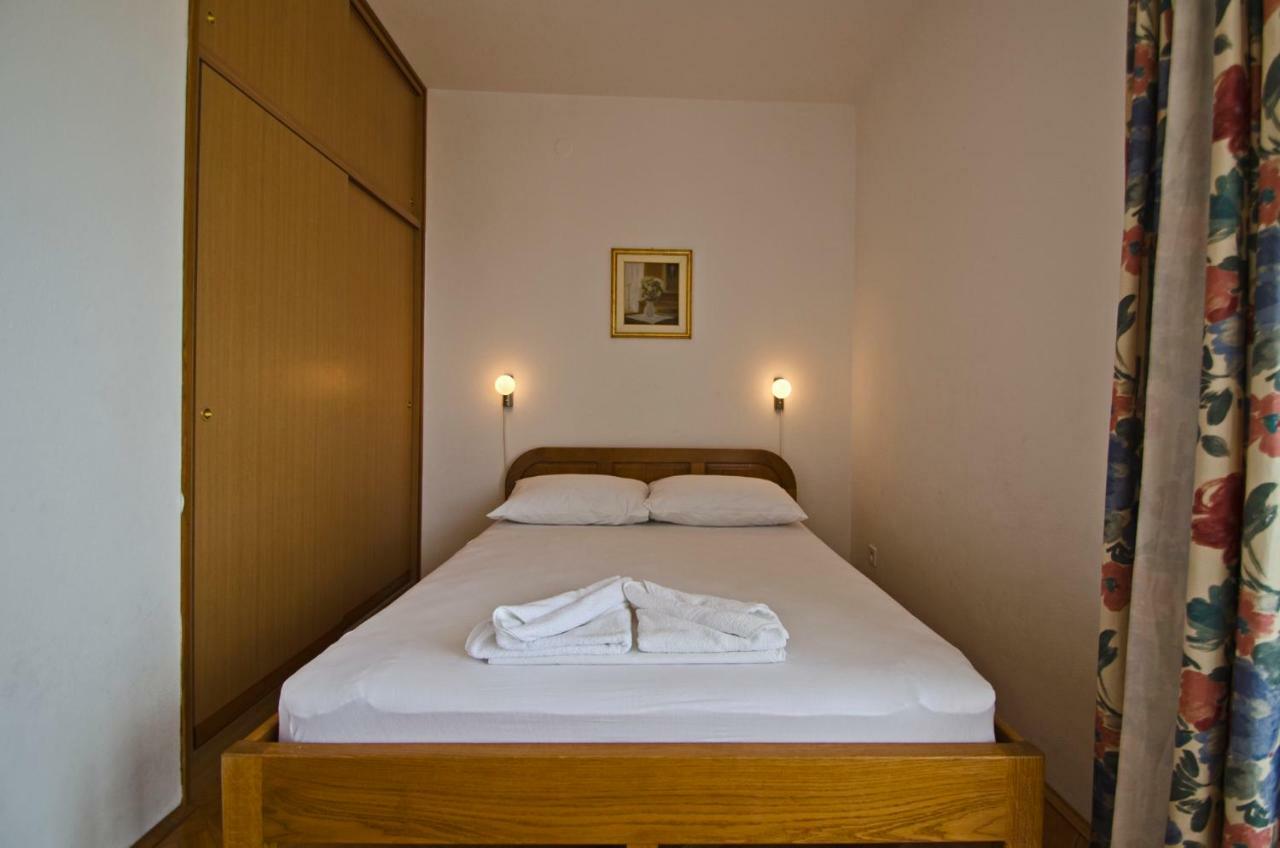 Buntin Apartments Примоштен Экстерьер фото